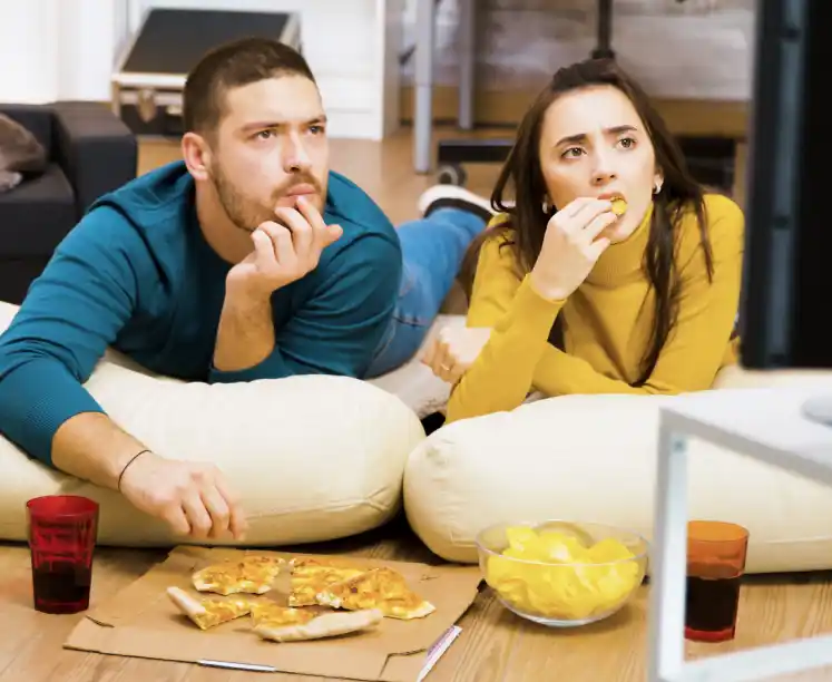 TV Karşısında Kontrolsüz Yeme Sendromu